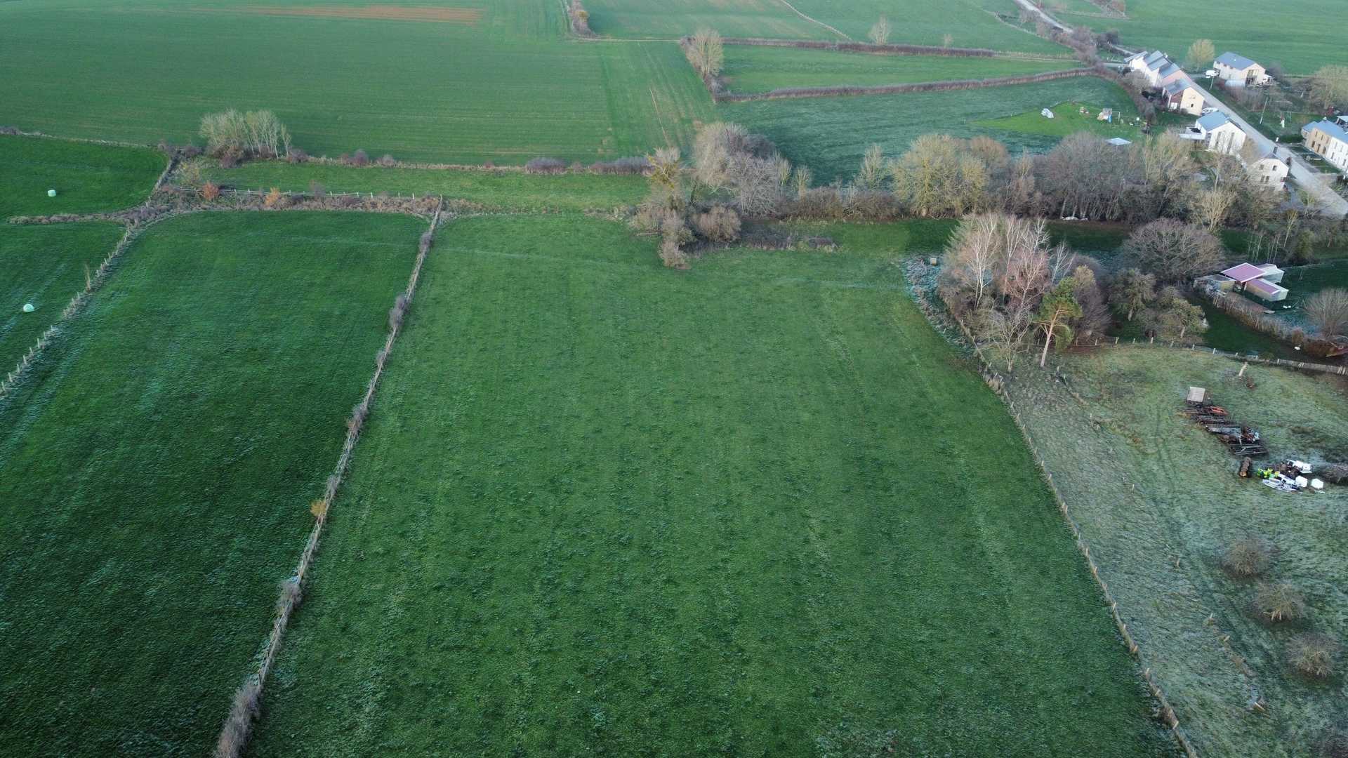 Tanah di Virton, Wallonia 11336872