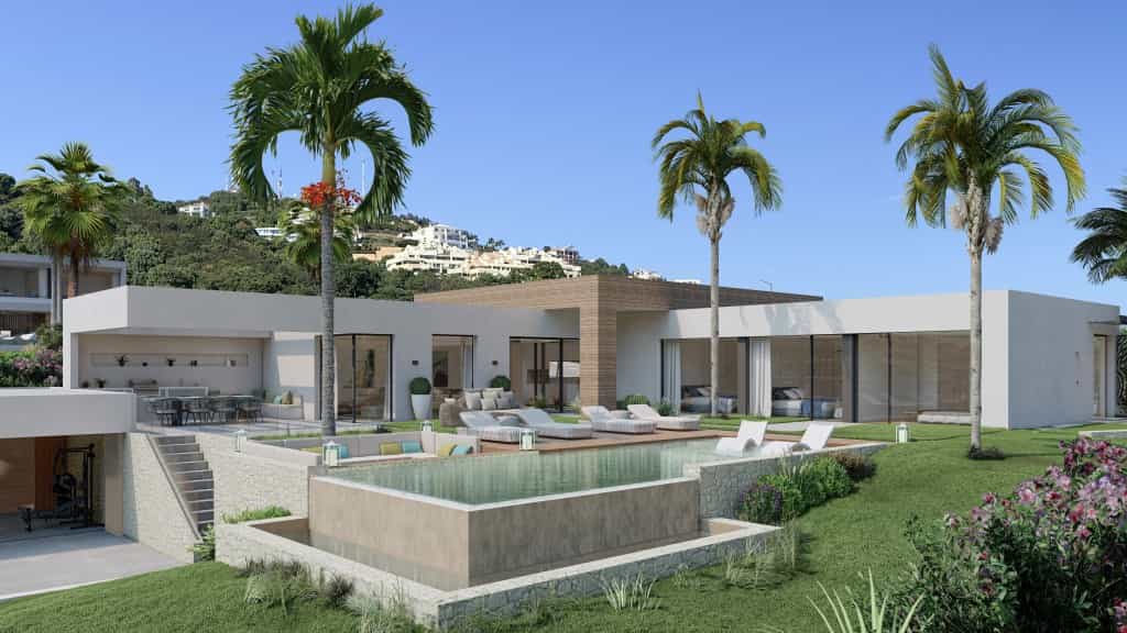 House in Marbella, Andalusia 11337677