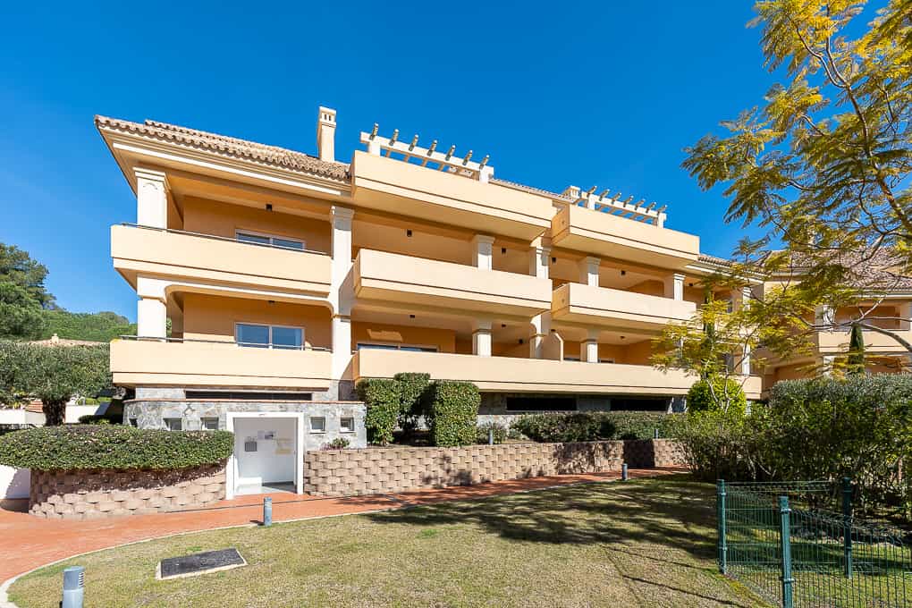 Condominium in Guadiaro, Andalusia 11337694