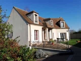 House in Eragny, Ile-de-France 11337992