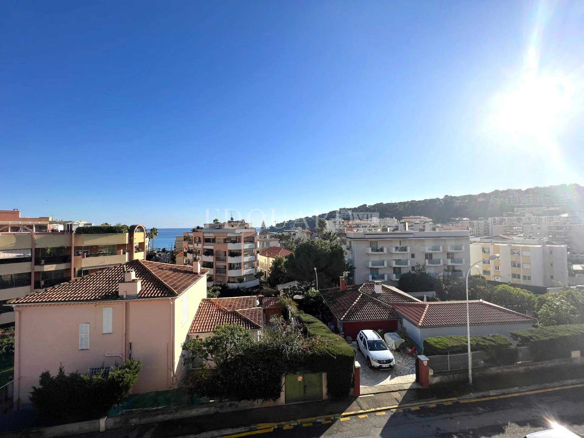 Condominium dans Roquebrune-Cap-Martin, Alpes-Maritimes 11338023