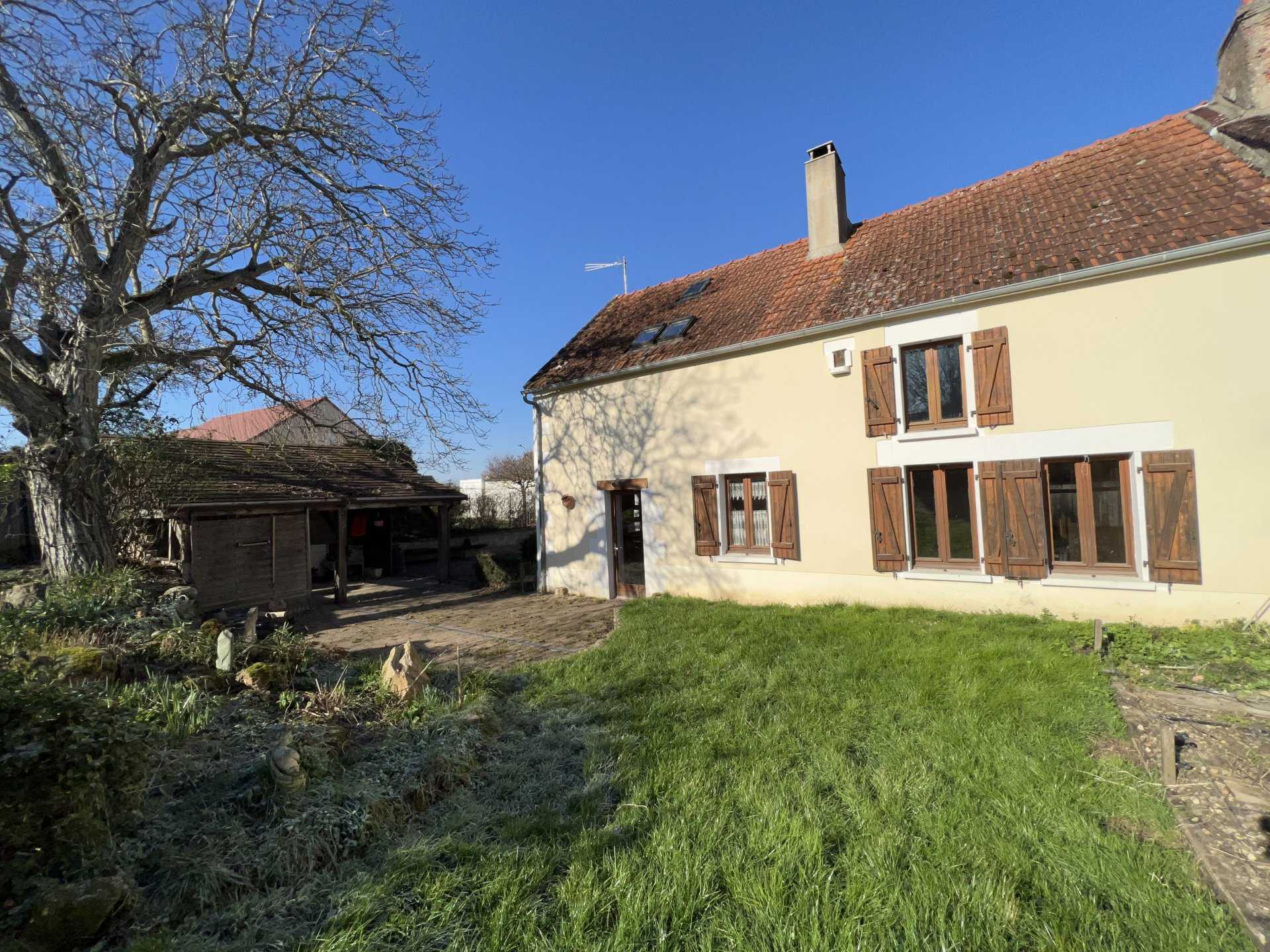 rumah dalam Chevannes, Bourgogne-Franche-Comte 11338501