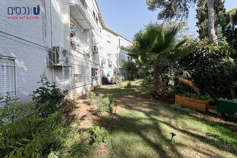 Condominium in Haifa, Haifa District 11338625
