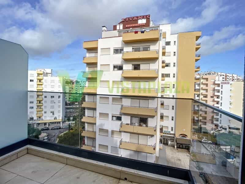 Condominium in Rocha, Faro 11338998