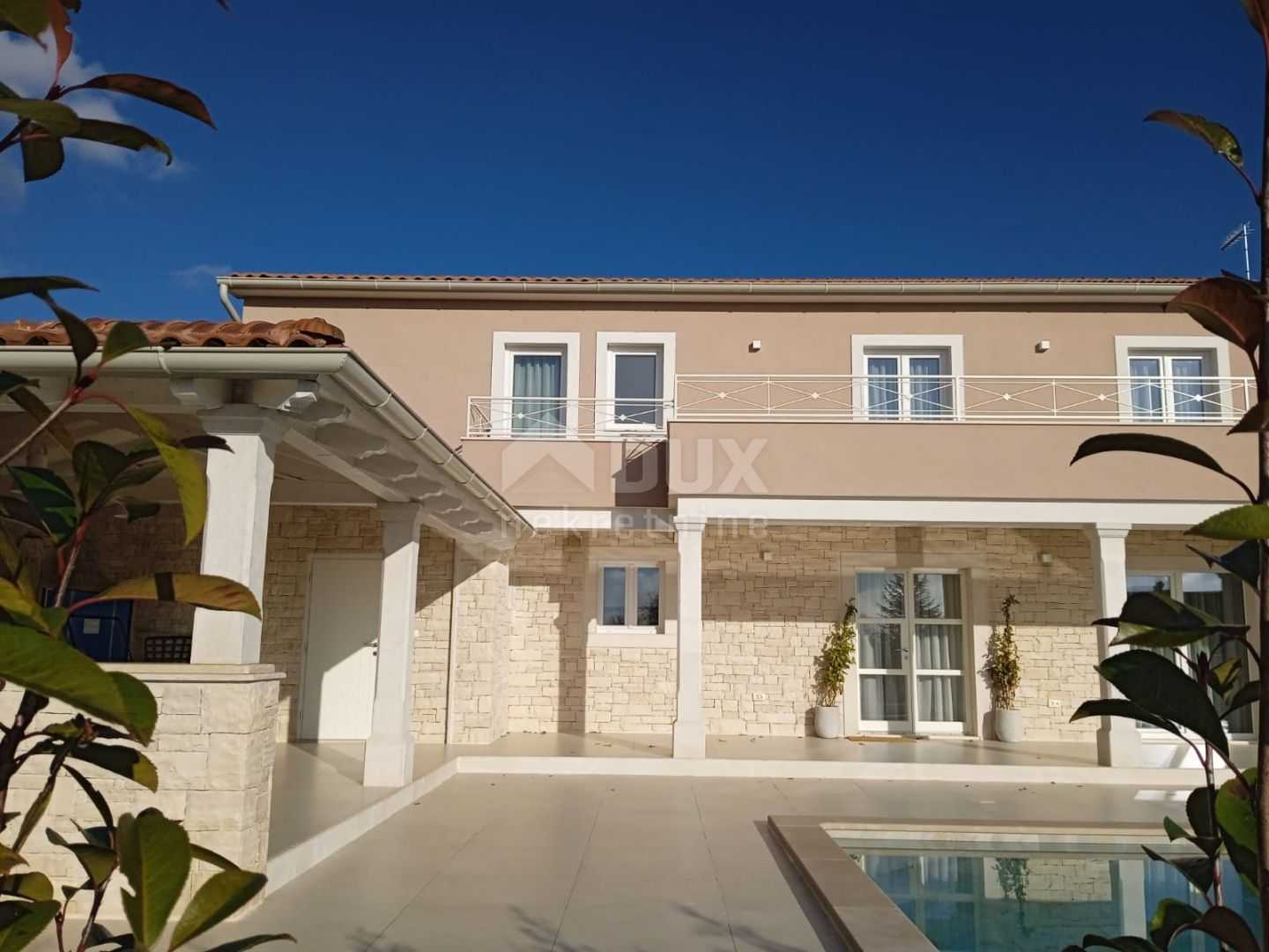 Residential in Kanfanar, Istria County 11339180