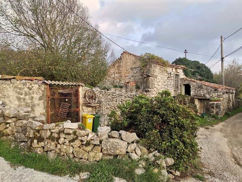 Jord i Labin, Istria County 11339182