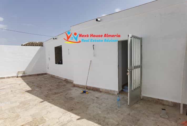 Будинок в Almajalejo, Andalucía 11339211