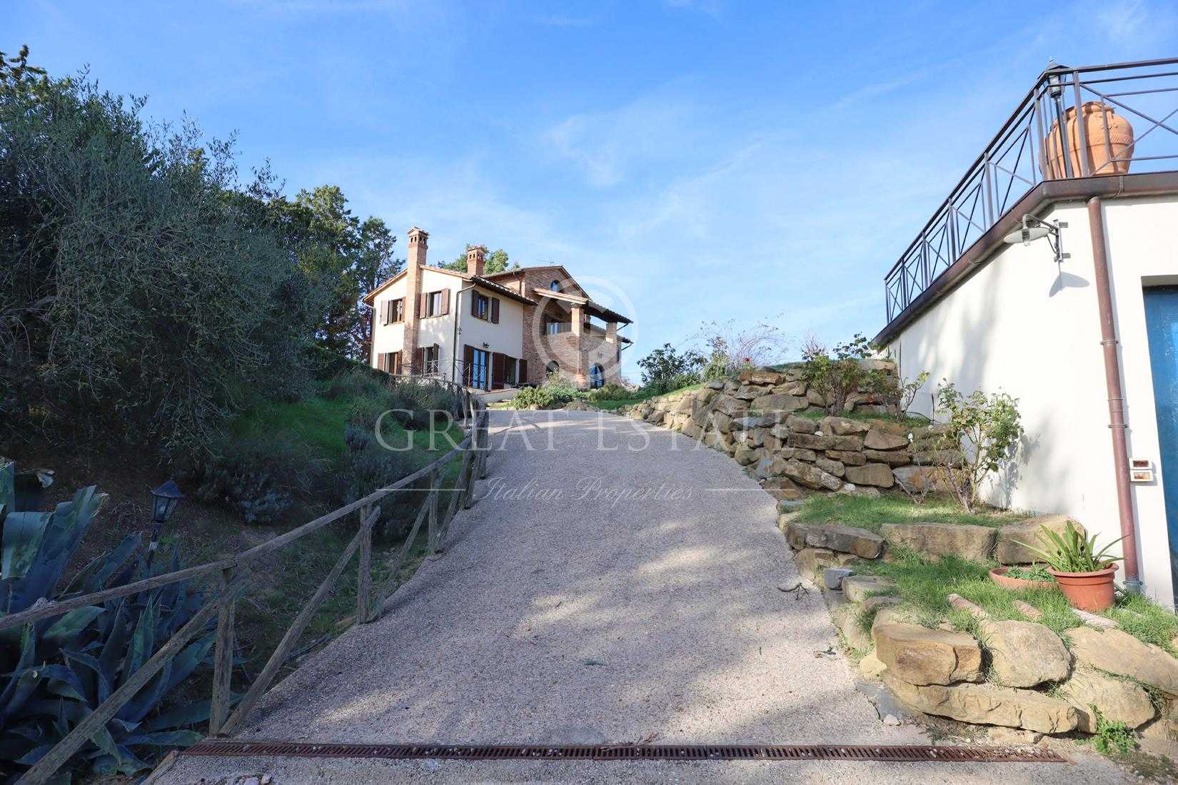 casa en Castiglione del Lago, Umbría 11339506