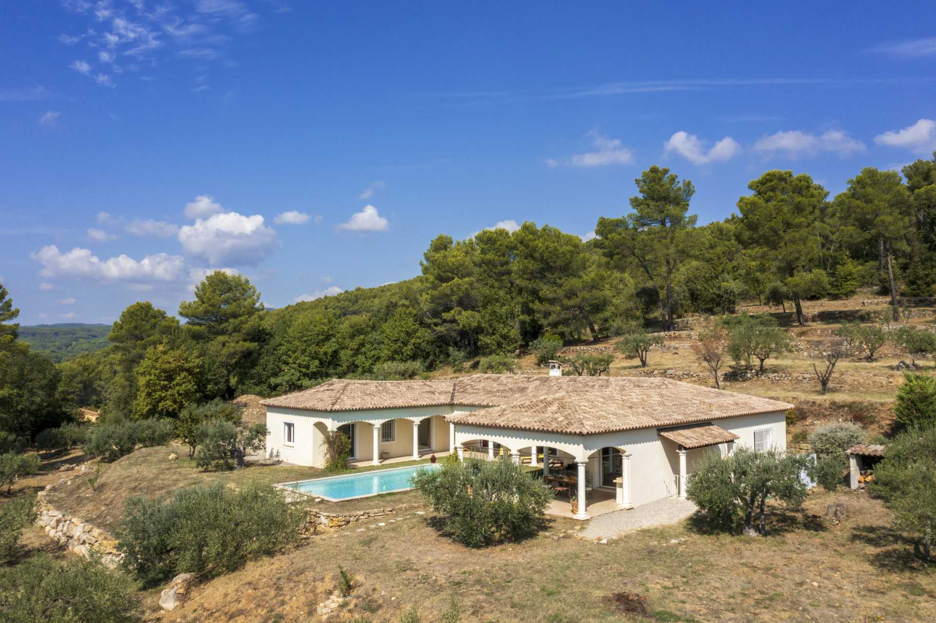 房子 在 Draguignan, Provence-Alpes-Cote d'Azur 11339727