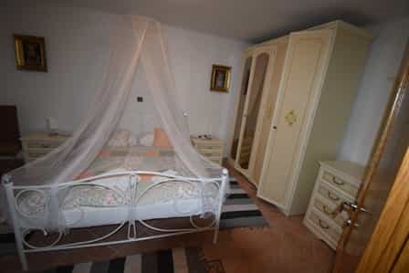 房子 在 Višnjan, Istria County 11340620