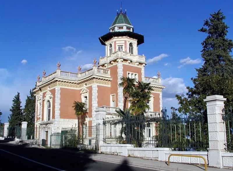房子 在 Opatija, Primorsko-Goranska Zupanija 11340643