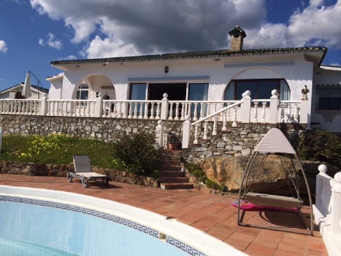 House in Guadiaro, Andalusia 11340894