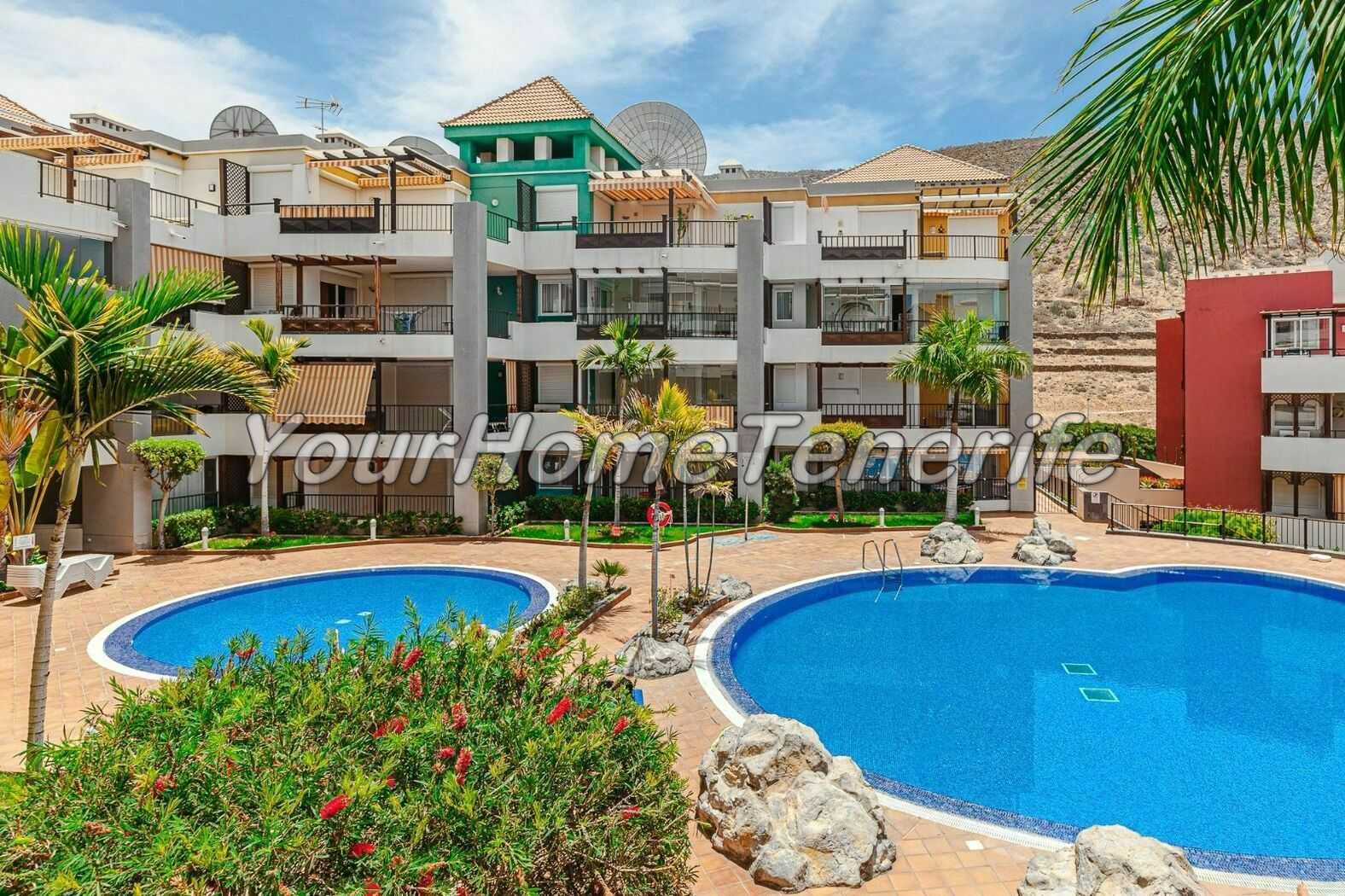 Condominium in Los Cristianos, Canary Islands 11340912