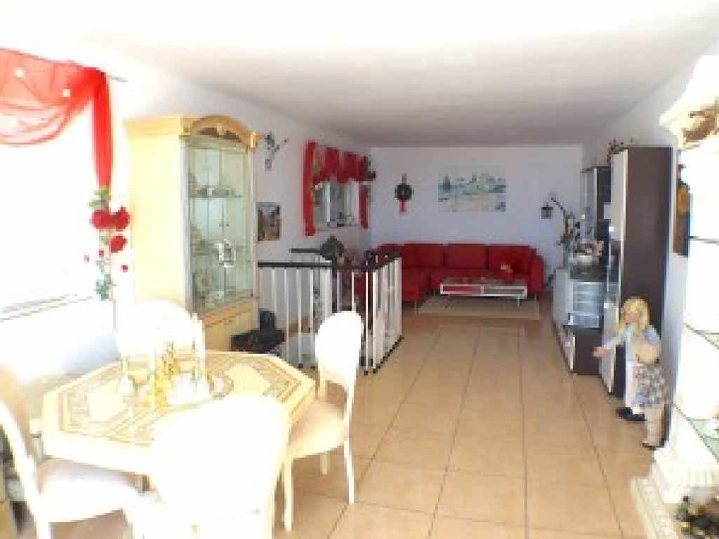 بيت في La Nucia, Comunitat Valenciana 11343354
