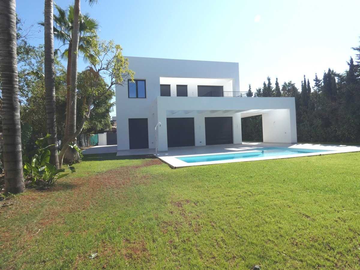 House in San Pedro de Alcantara, Andalusia 11345522