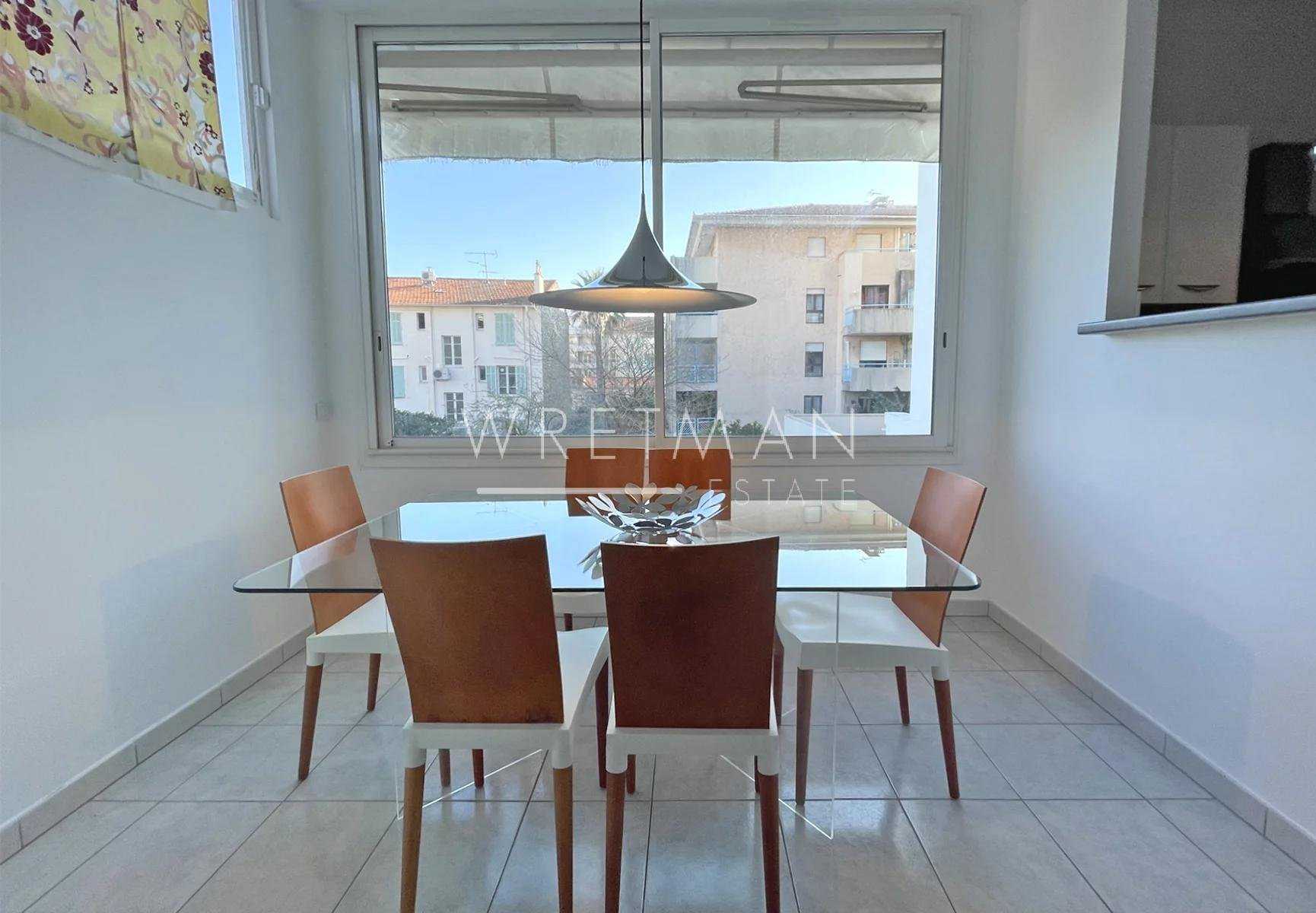 Condominium in Cannes, Alpes-Maritimes 11348519