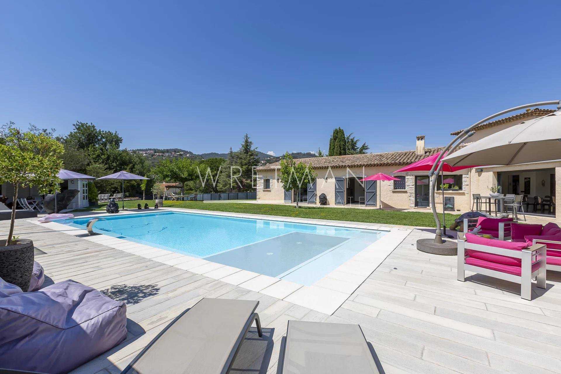 rumah dalam Mandelieu-la-Napoule, Provence-Alpes-Côte d'Azur 11348538