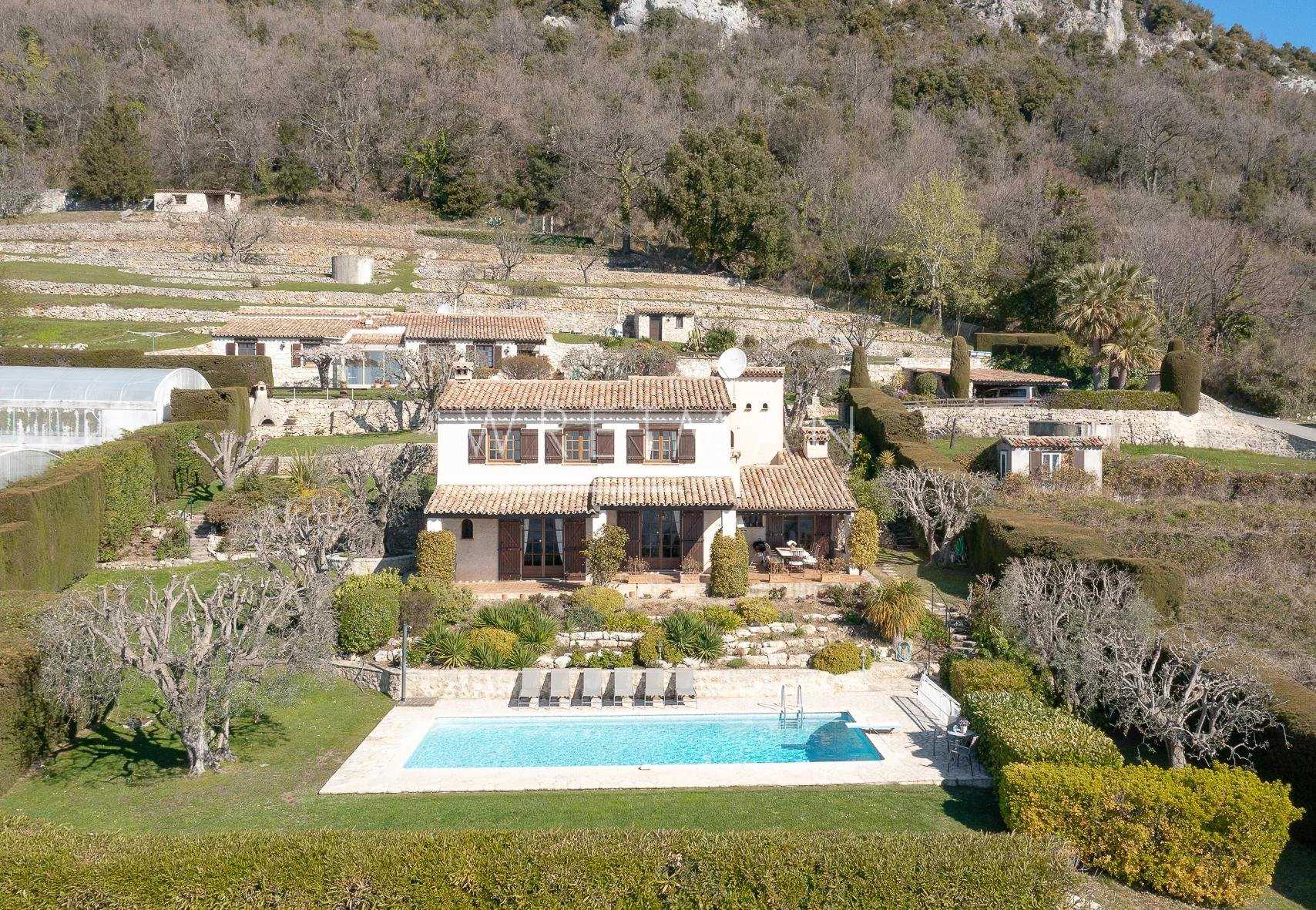 House in Tourrettes-sur-Loup, Provence-Alpes-Cote d'Azur 11348557