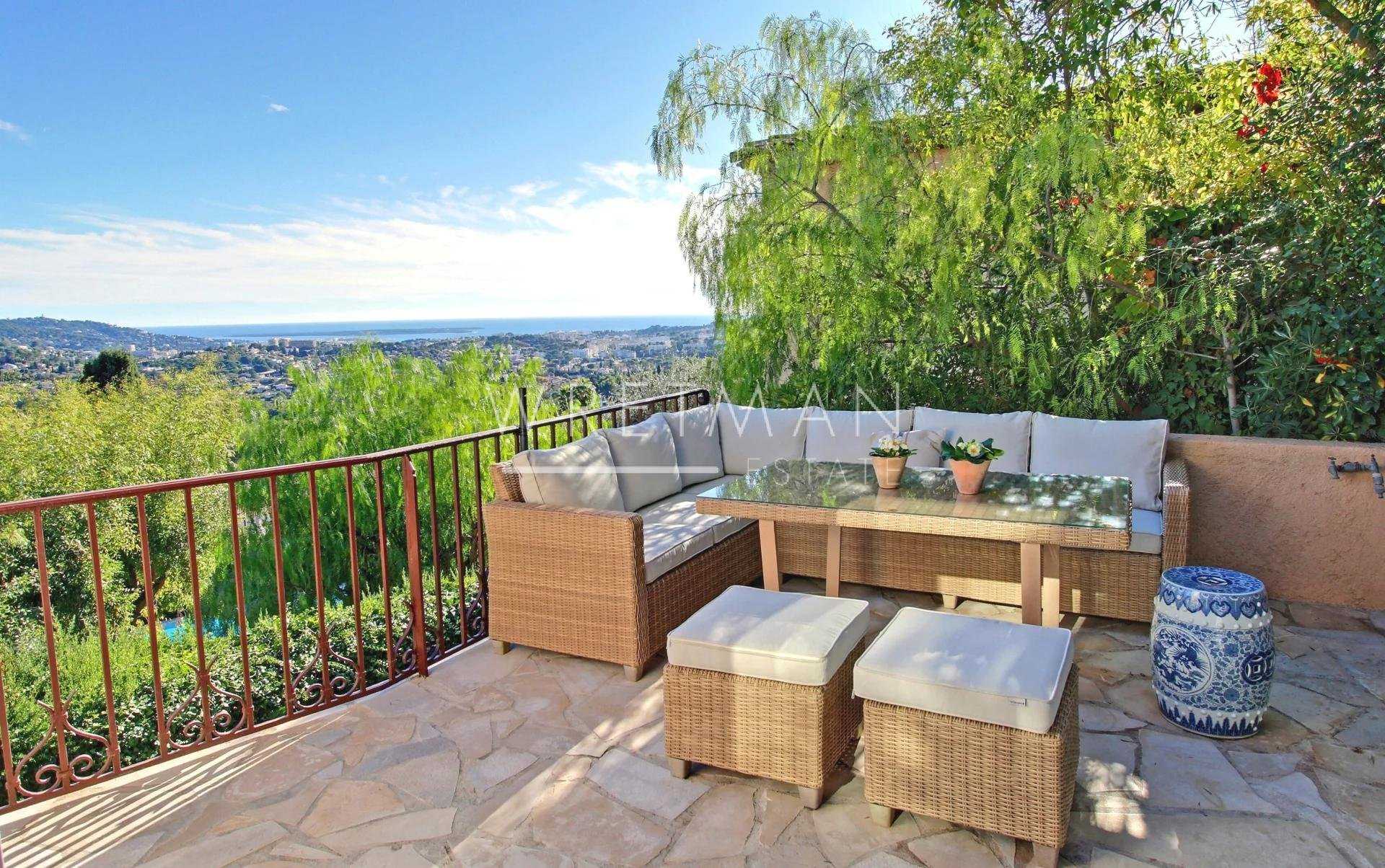 Condominium in Le Suquet, Provence-Alpes-Cote d'Azur 11348576