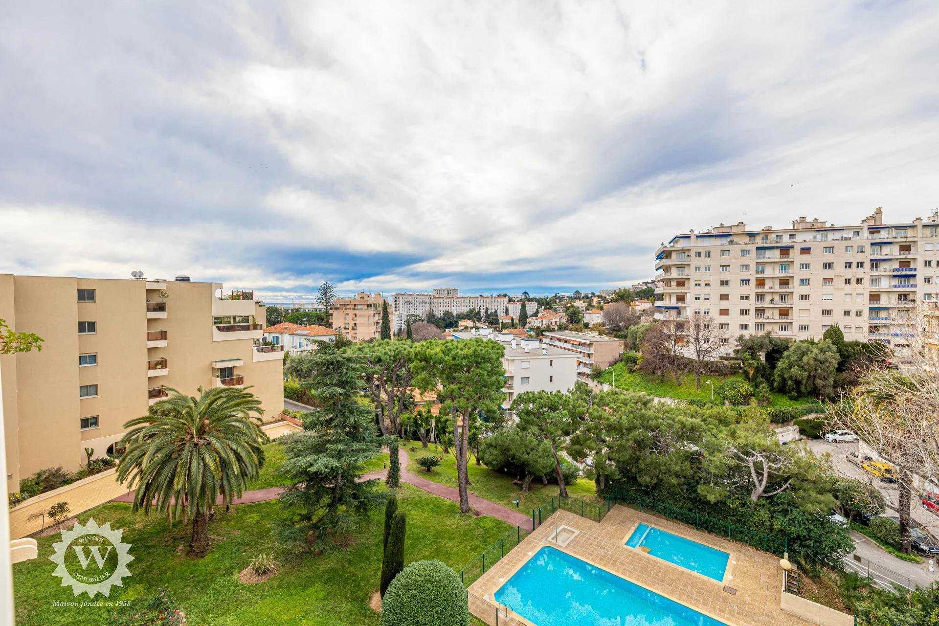 Residential in Nice, Alpes-Maritimes 11348627