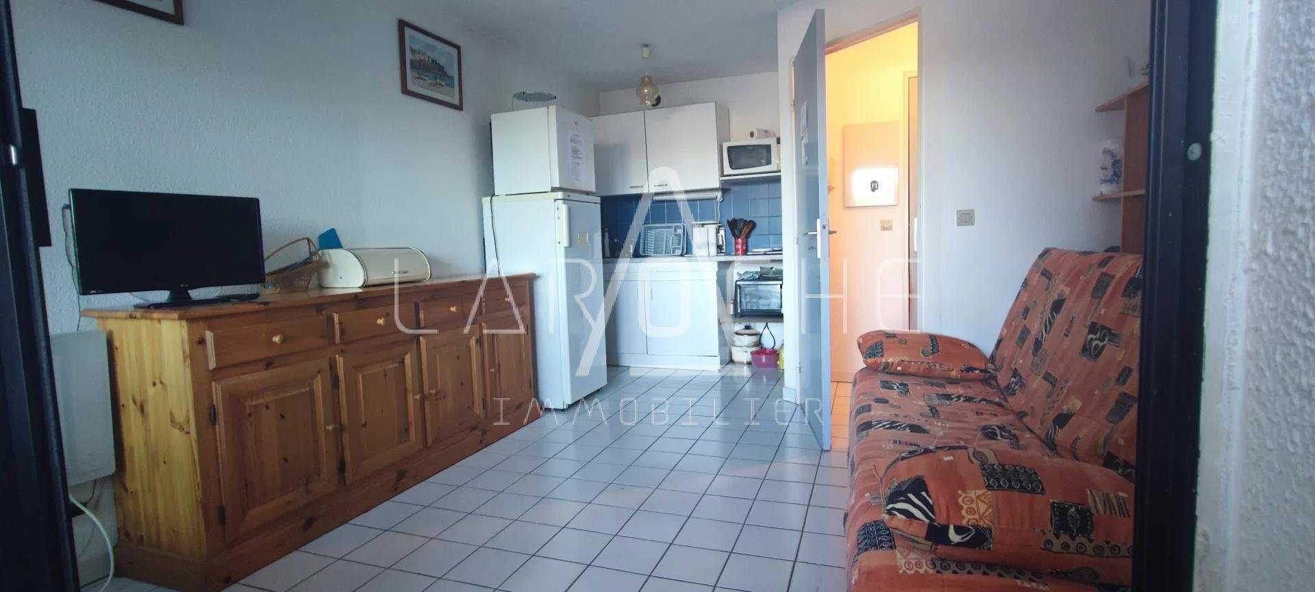 Condominium in Argeles-sur-Mer, Occitanie 11348725