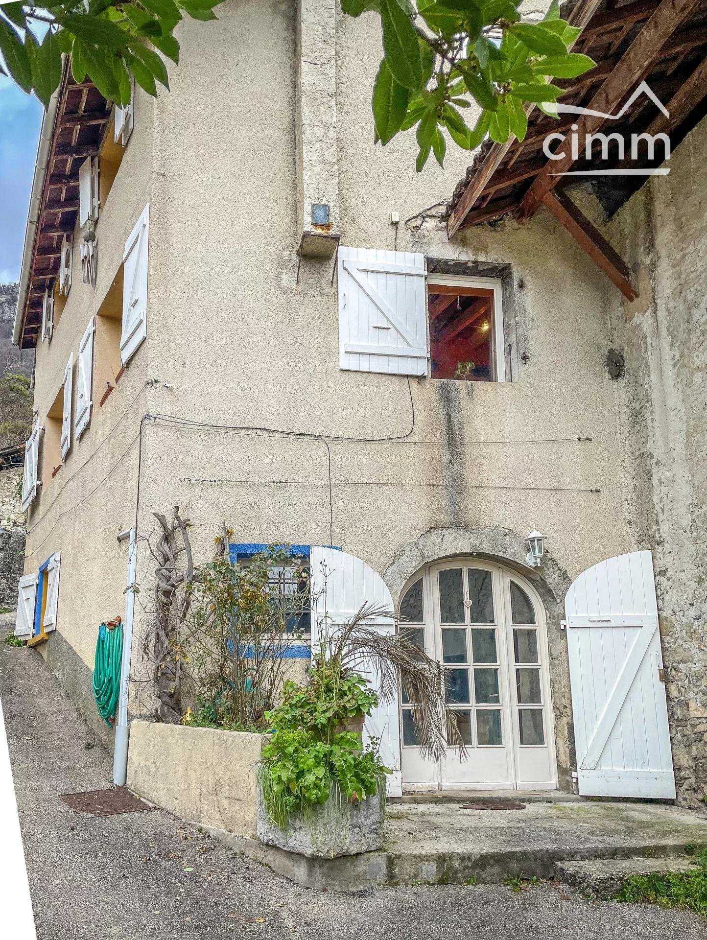 Casa nel Saint-Vincent-de-Mercuze, Alvernia-Rodano-Alpi 11348968