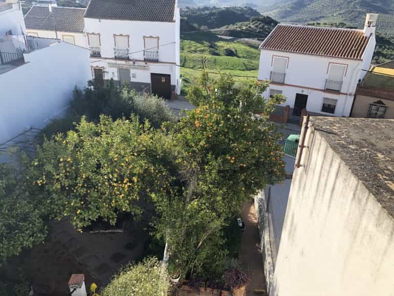 Hus i Olvera, Andalusien 11351413