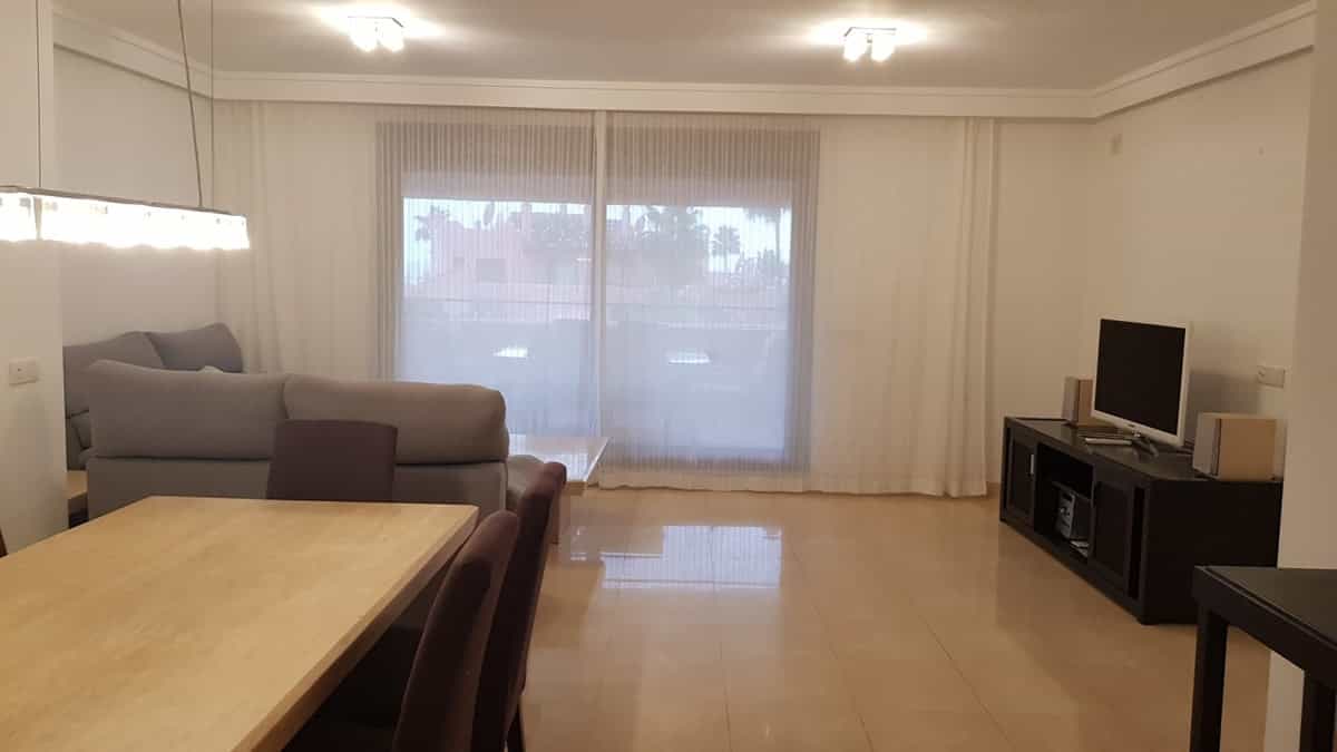 Condominium in Estepona, Andalusië 11356544