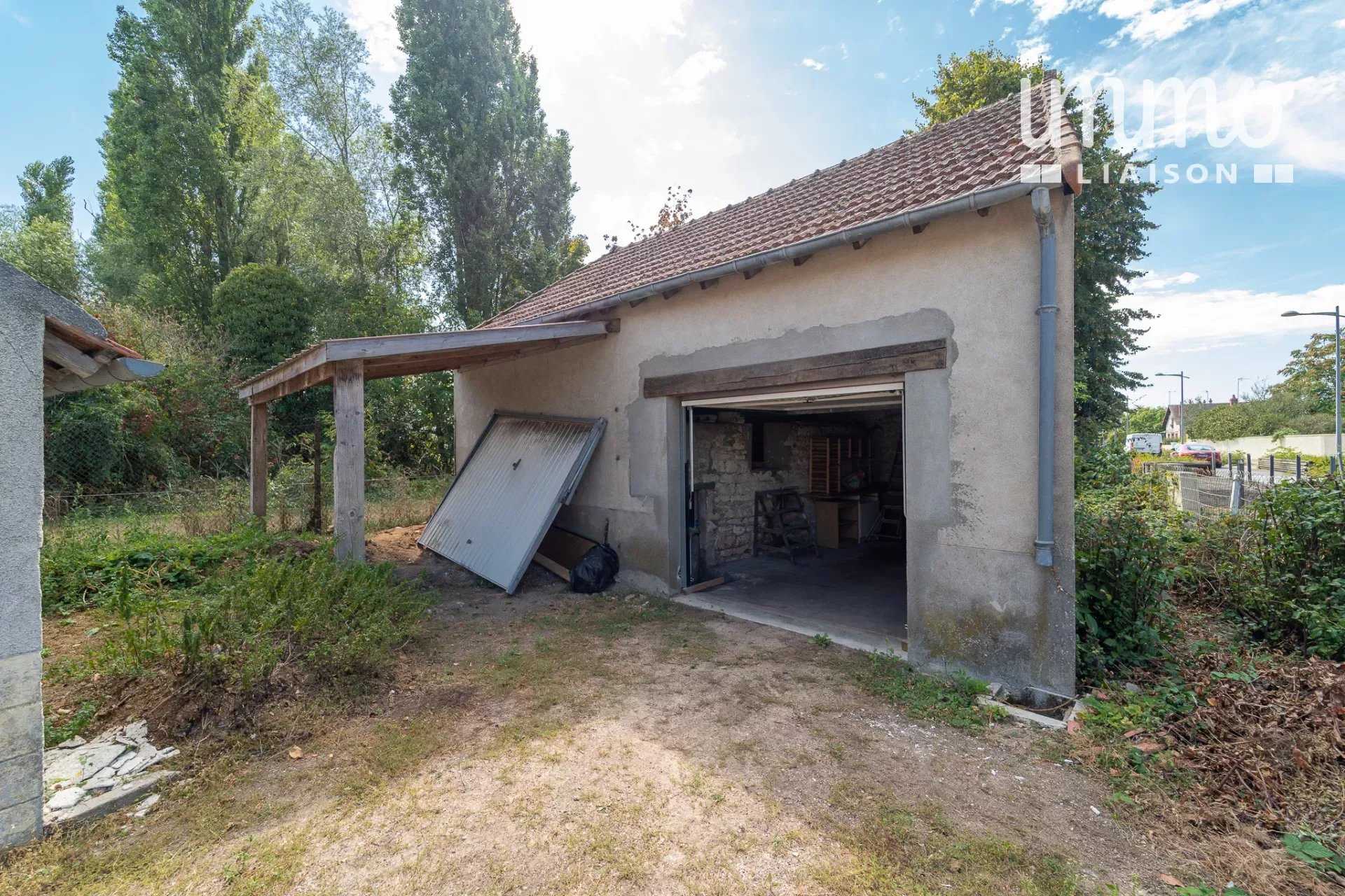 Useita taloja sisään Challuy, Bourgogne-Franche-Comte 11358259