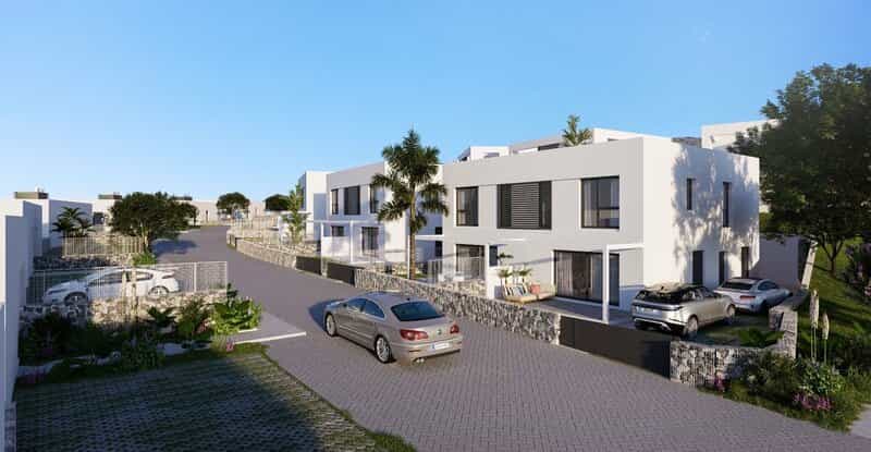House in Fuengirola, Andalusia 11359312