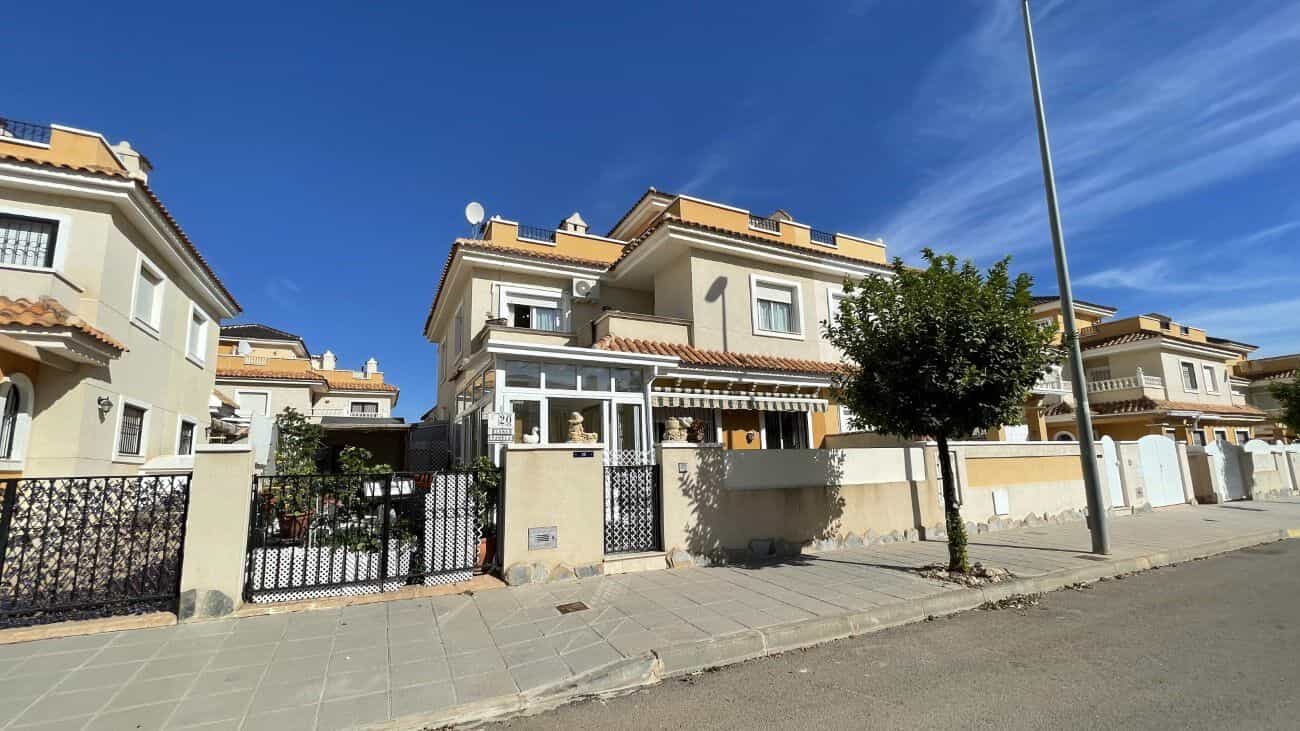 House in Pilar de la Horadada, Valencia 11362775
