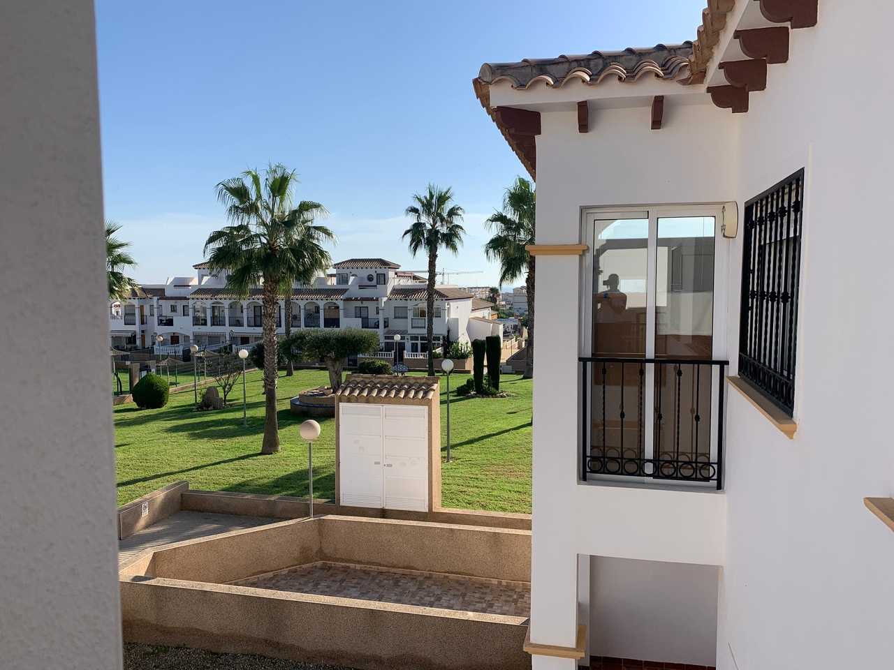 Condominium in Orihuela, Comunidad Valenciana 11362900