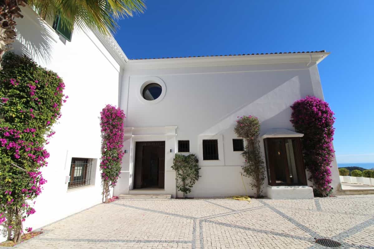 House in Benahavis, Andalusia 11364272