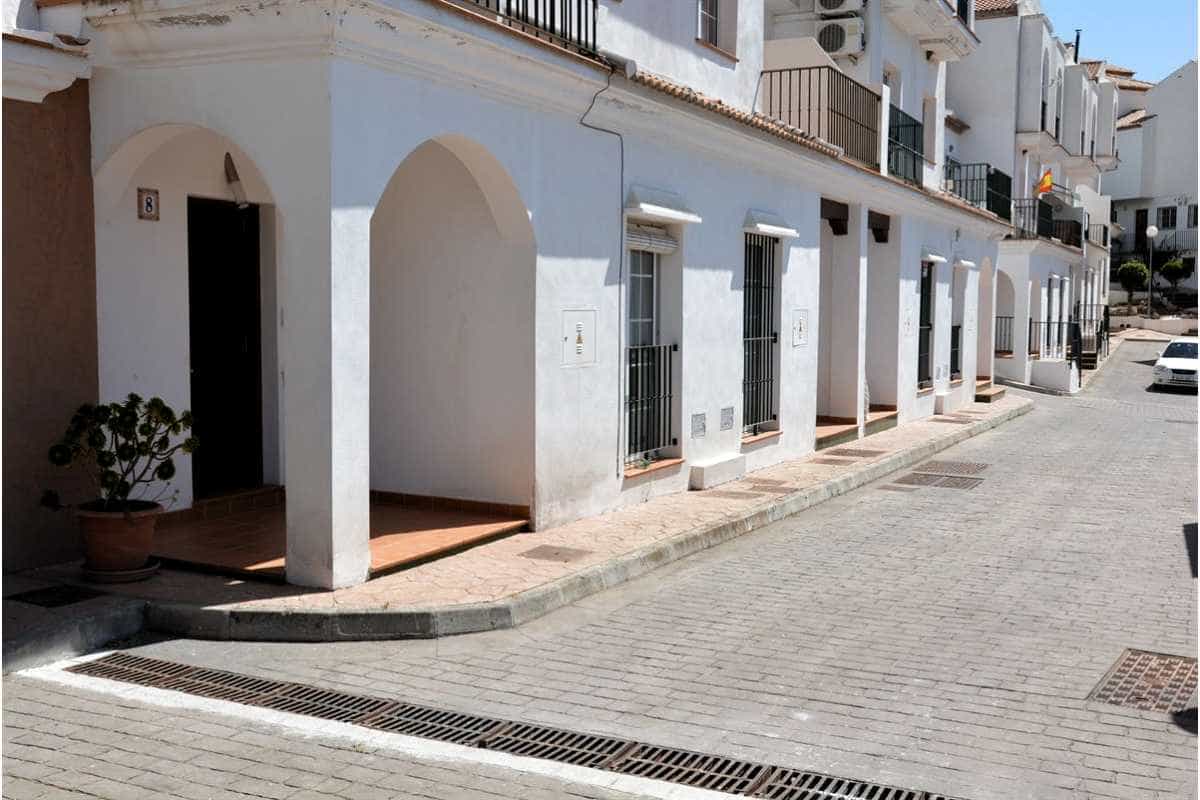 Condominium in Alcaucín, Andalucía 11366489