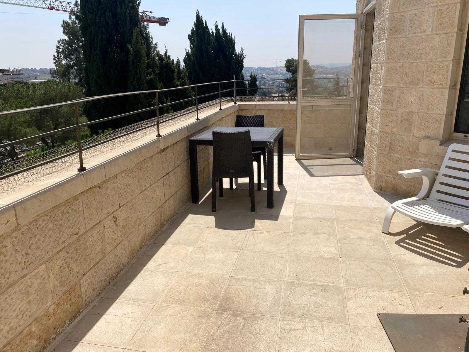 Condominium in Jerusalem, Jerusalem 11369925