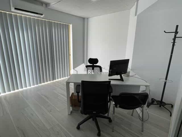 Офис в Nicosia, Nicosia 11370014
