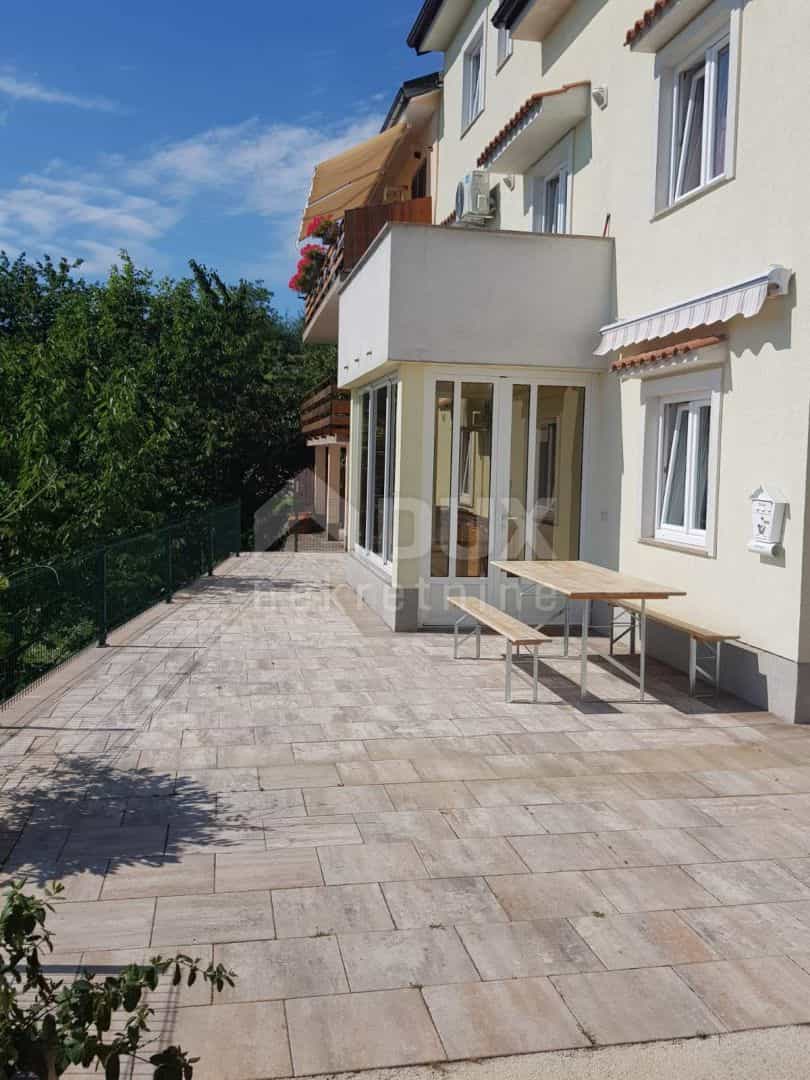 House in Dobreć, Primorje-Gorski Kotar County 11370074