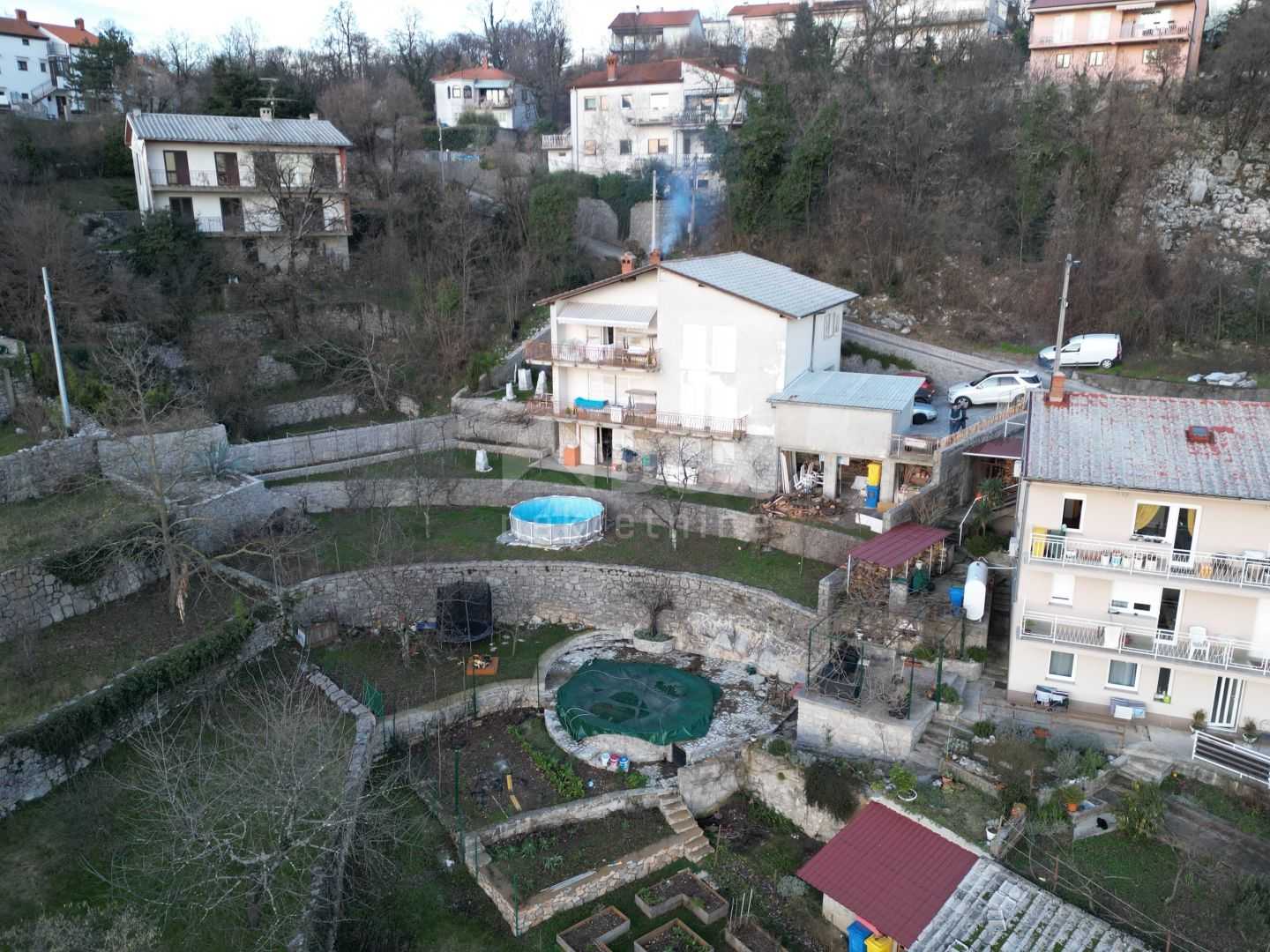 房子 在 Kastav, Primorsko-Goranska Zupanija 11370079