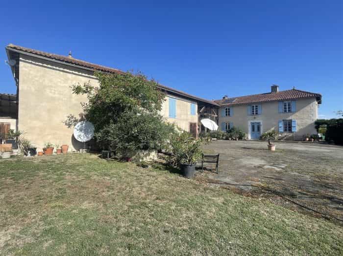 House in Trie-sur-Baise, Occitanie 11370478