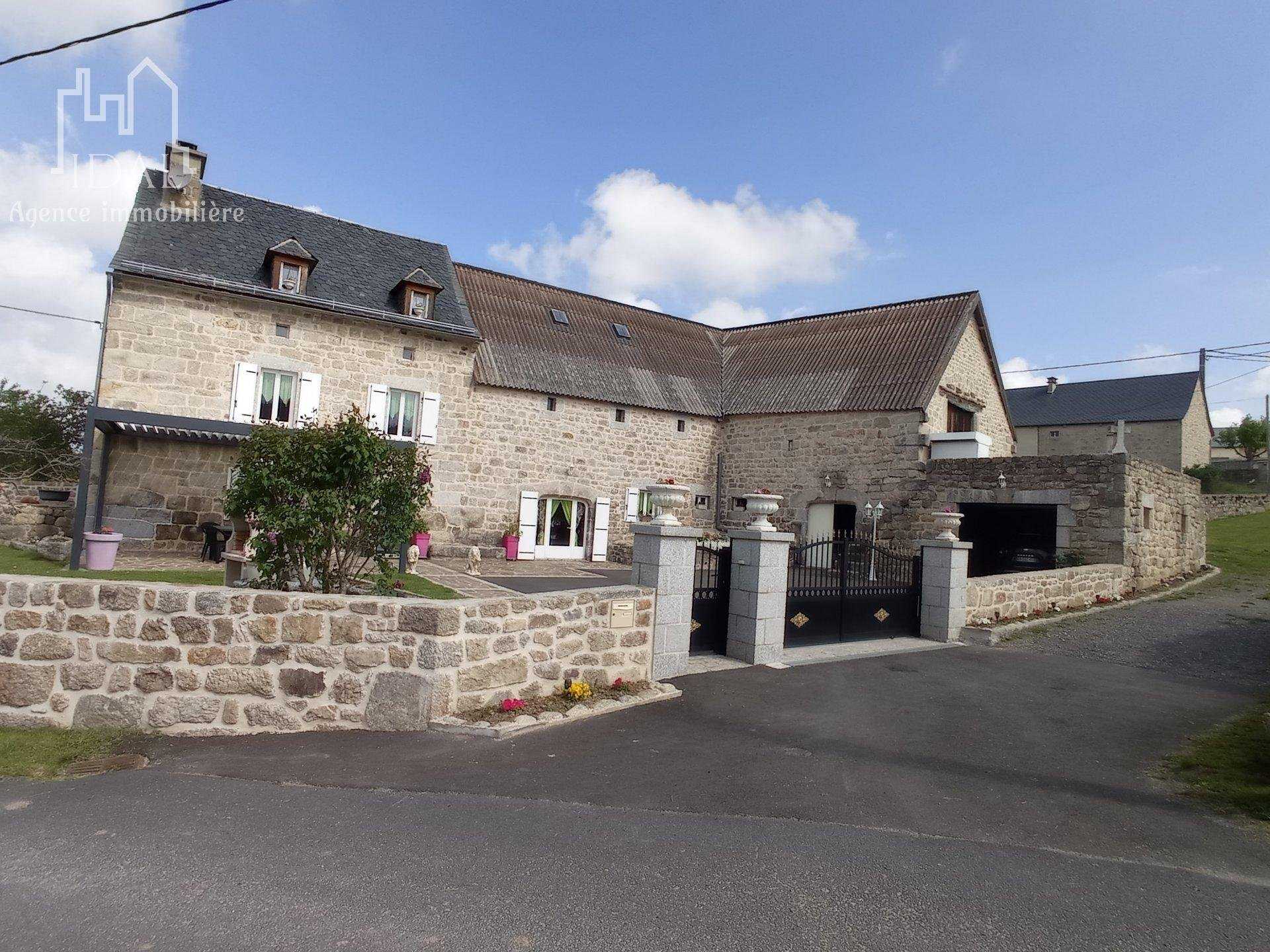 Rumah di Arzenc-d'Apcher, Lozère 11370593