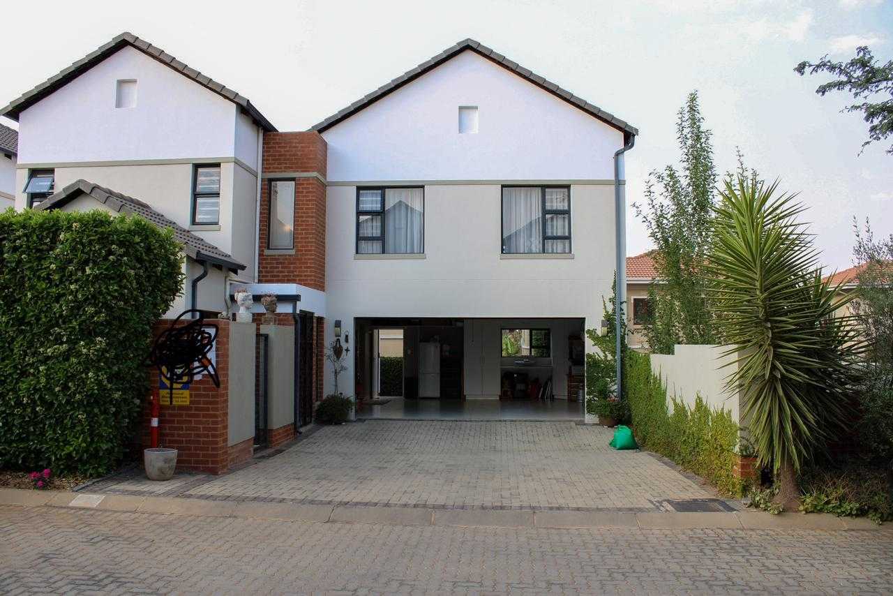 公寓 在 Johannesburg, Gauteng 11370784
