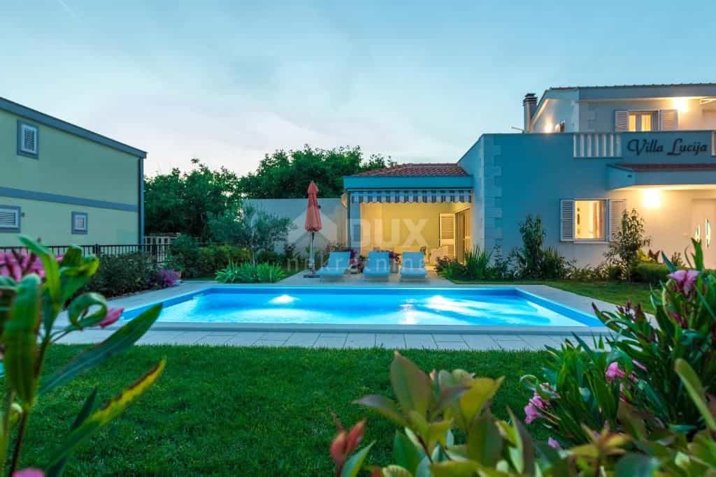 House in Vrsi, Zadar County 11370909