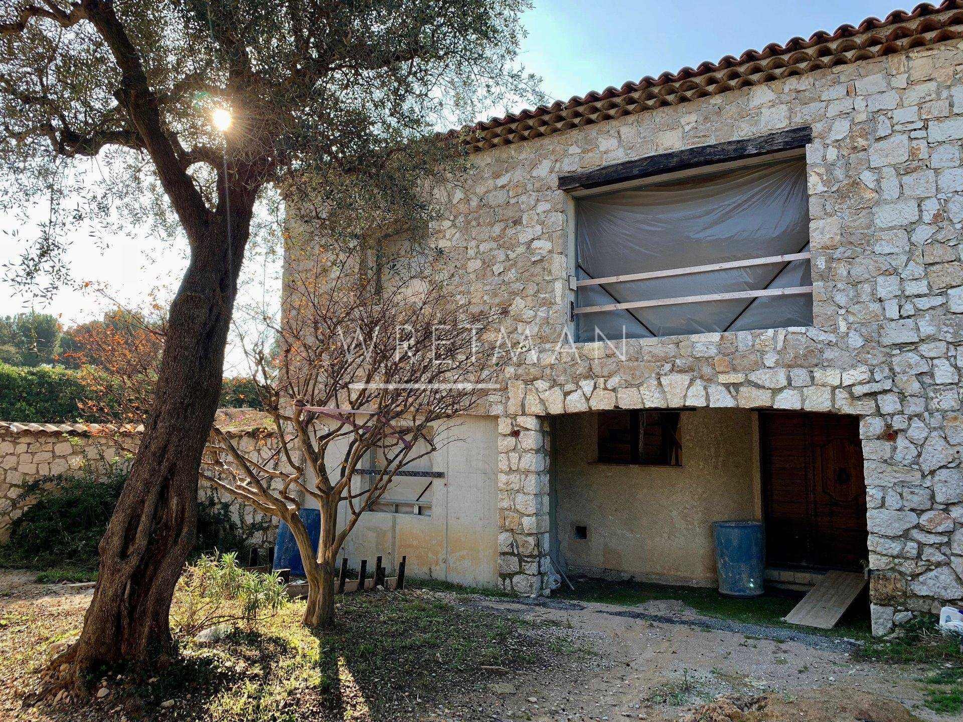 Casa nel Saint-Andre-de-la-Roche, Provence-Alpes-Cote d'Azur 11371093
