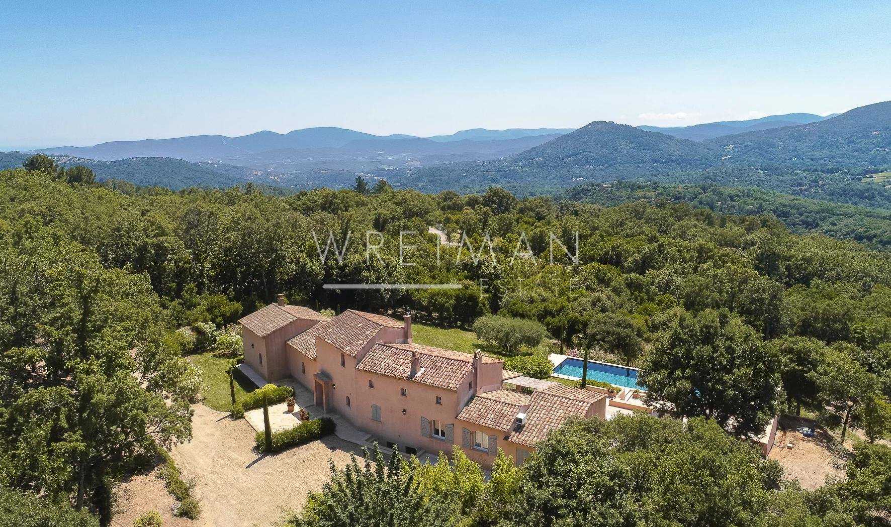 House in La Garde-Freinet, Provence-Alpes-Cote d'Azur 11371127