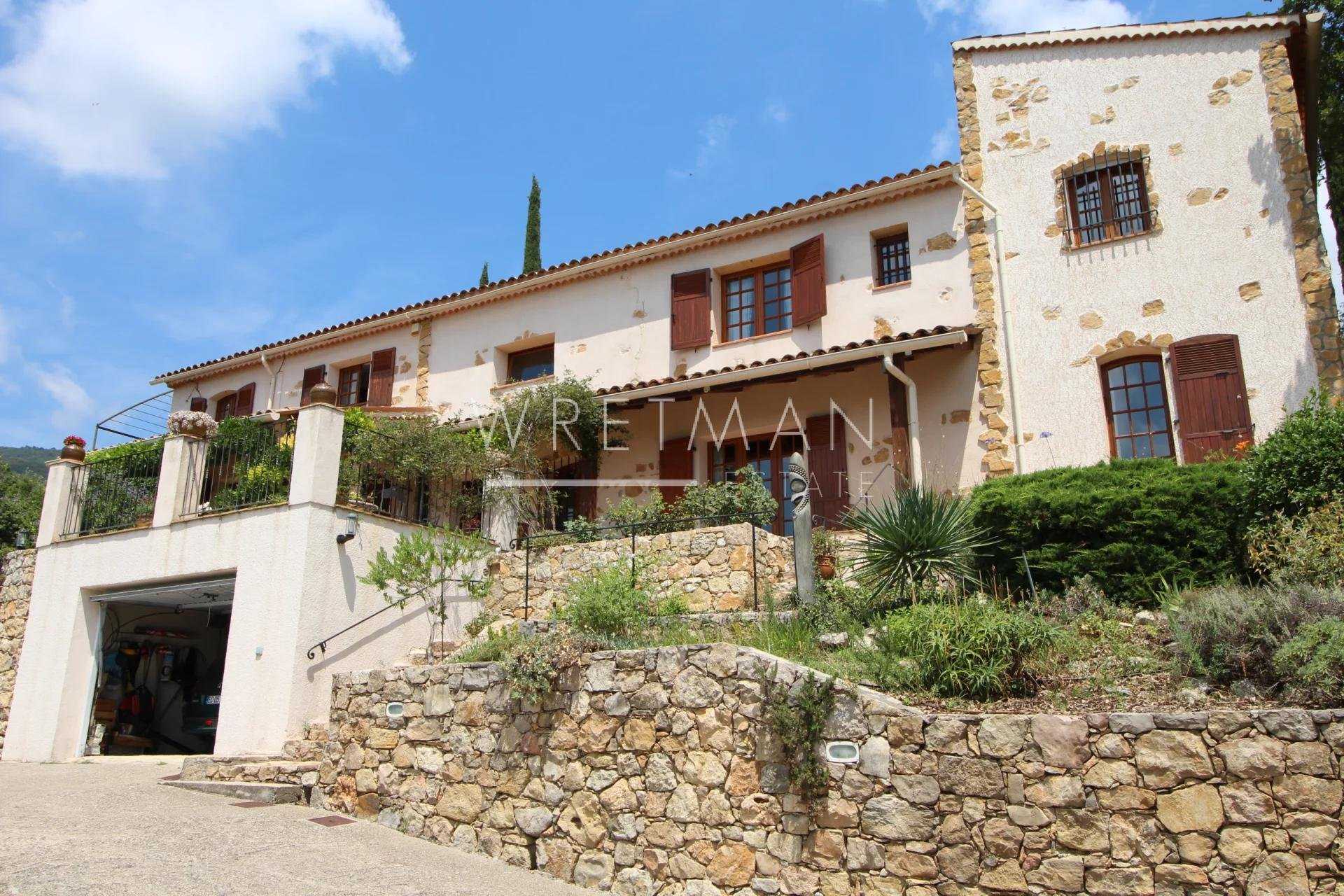 rumah dalam Seillans, Provence-Alpes-Côte d'Azur 11371176