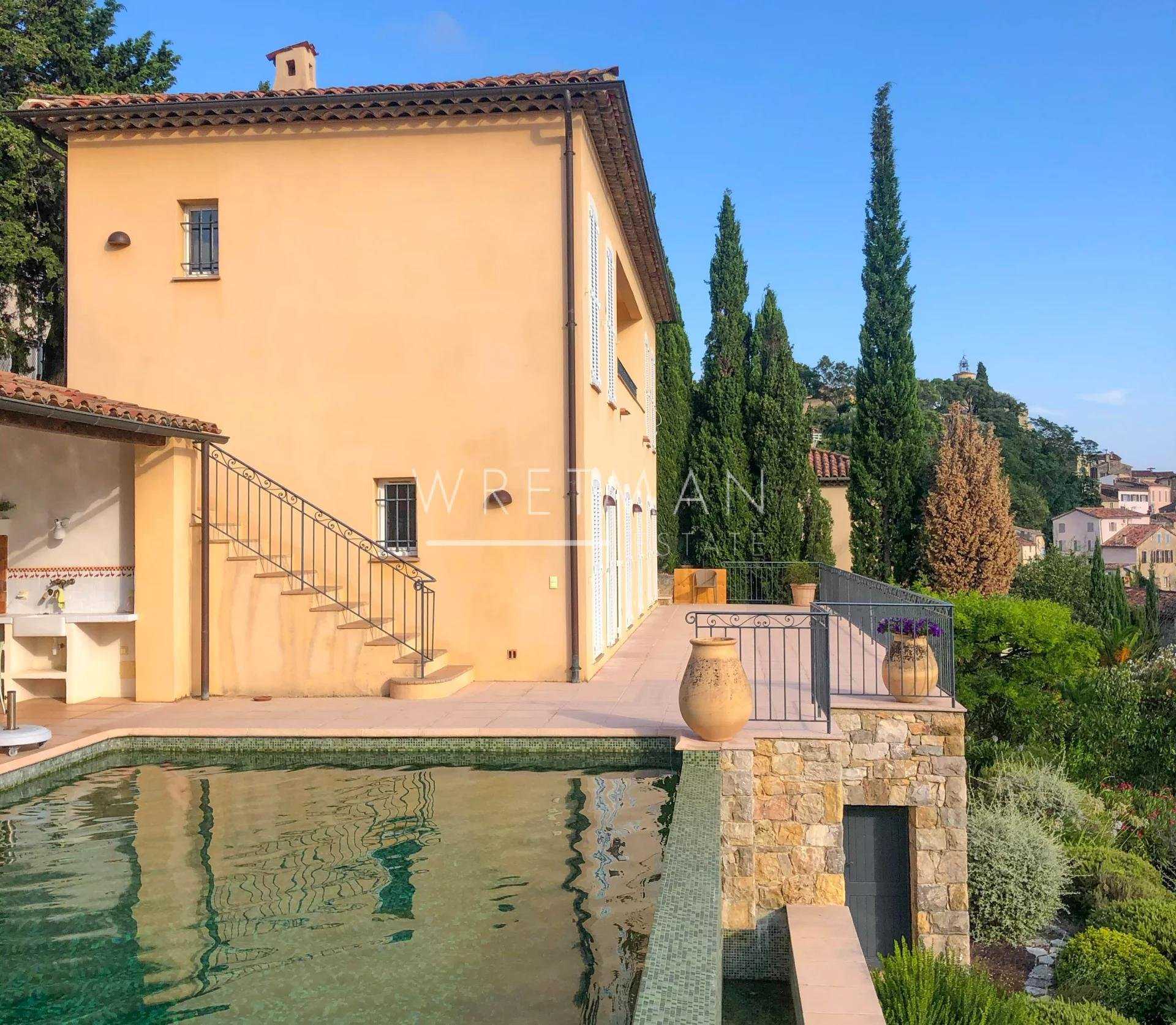 rumah dalam Fayence, Provence-Alpes-Côte d'Azur 11371185