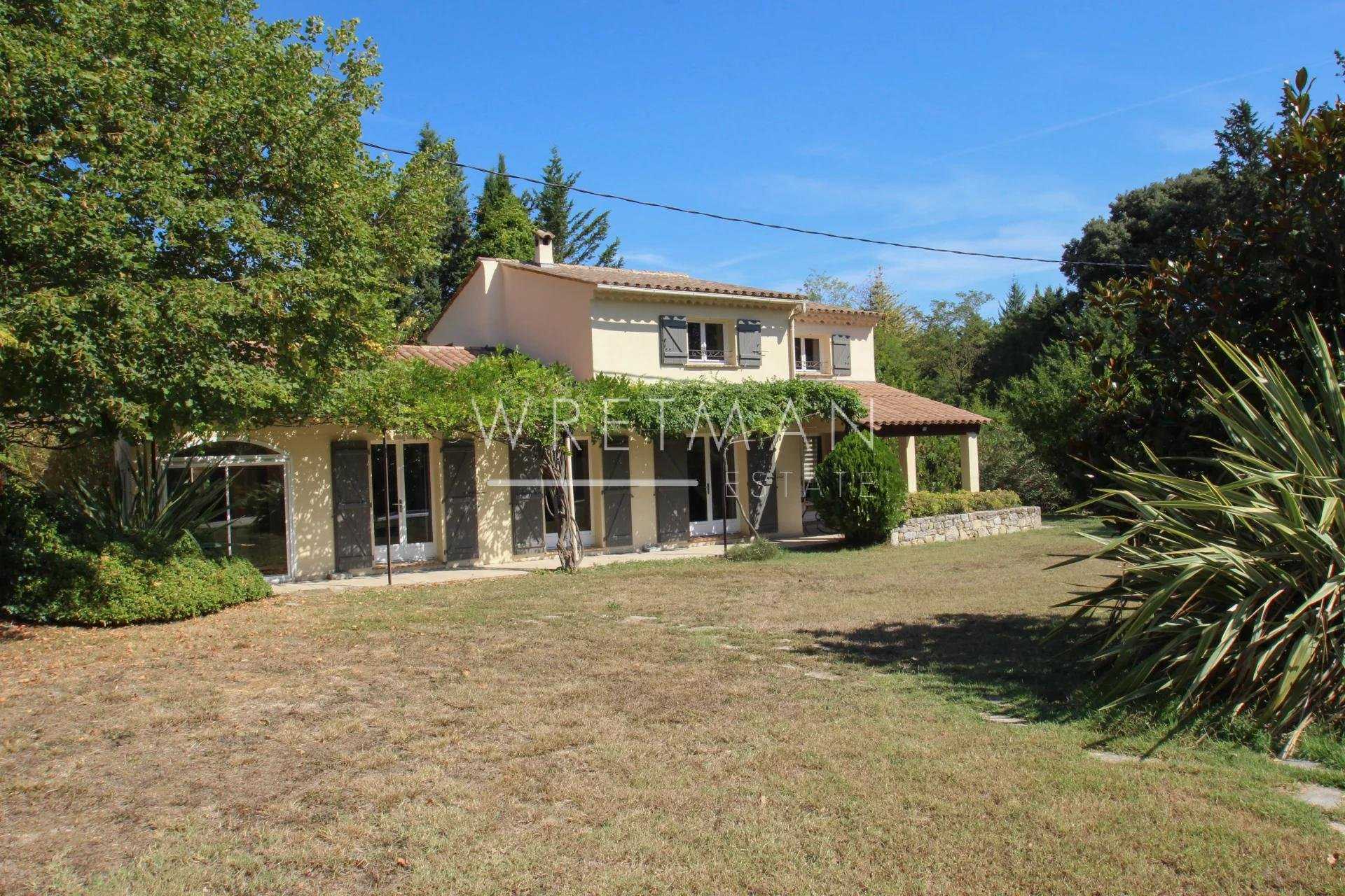 rumah dalam Montauroux, Provence-Alpes-Côte d'Azur 11371222