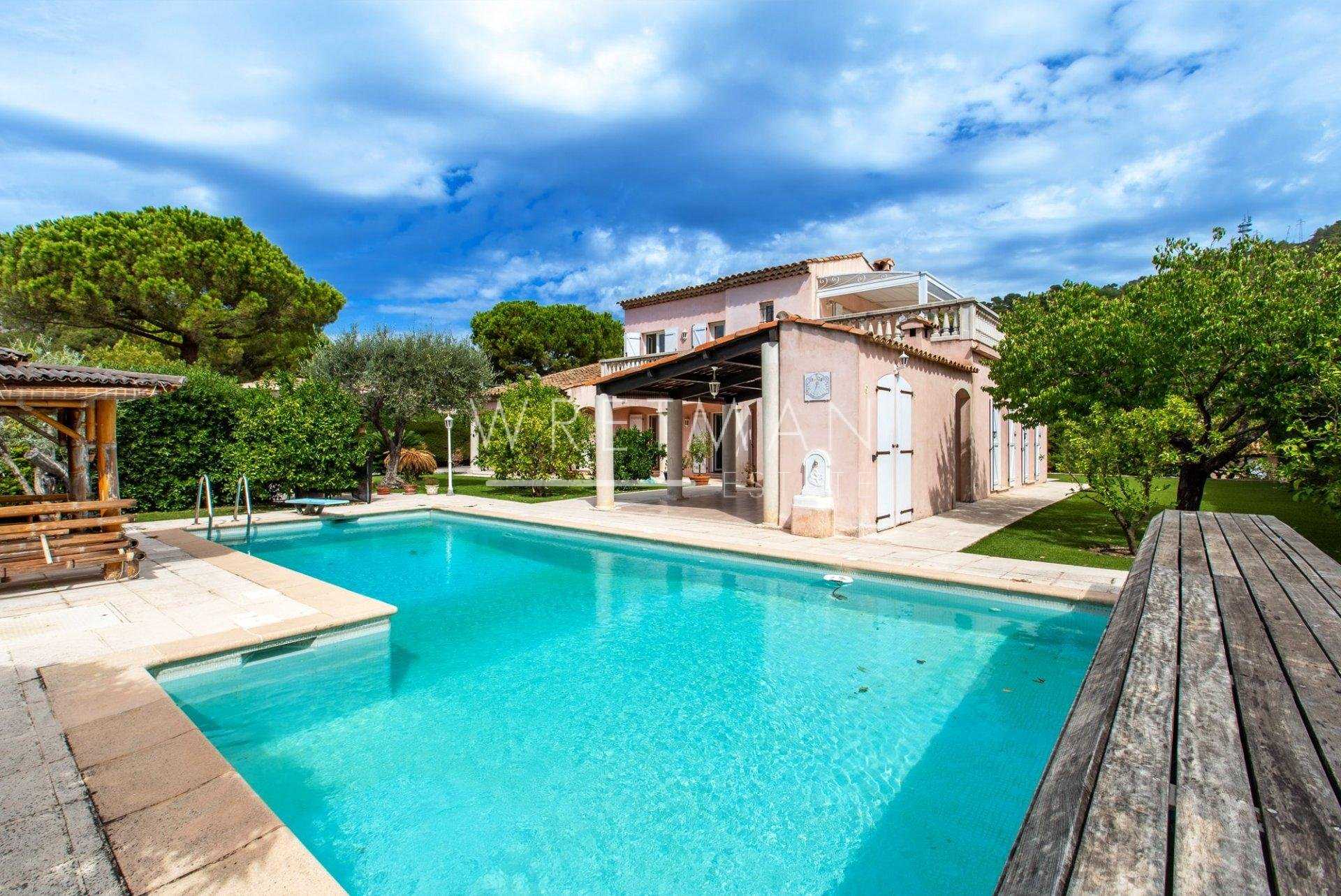Hus i Villefranche-sur-Mer, Provence-Alpes-Cote d'Azur 11371226