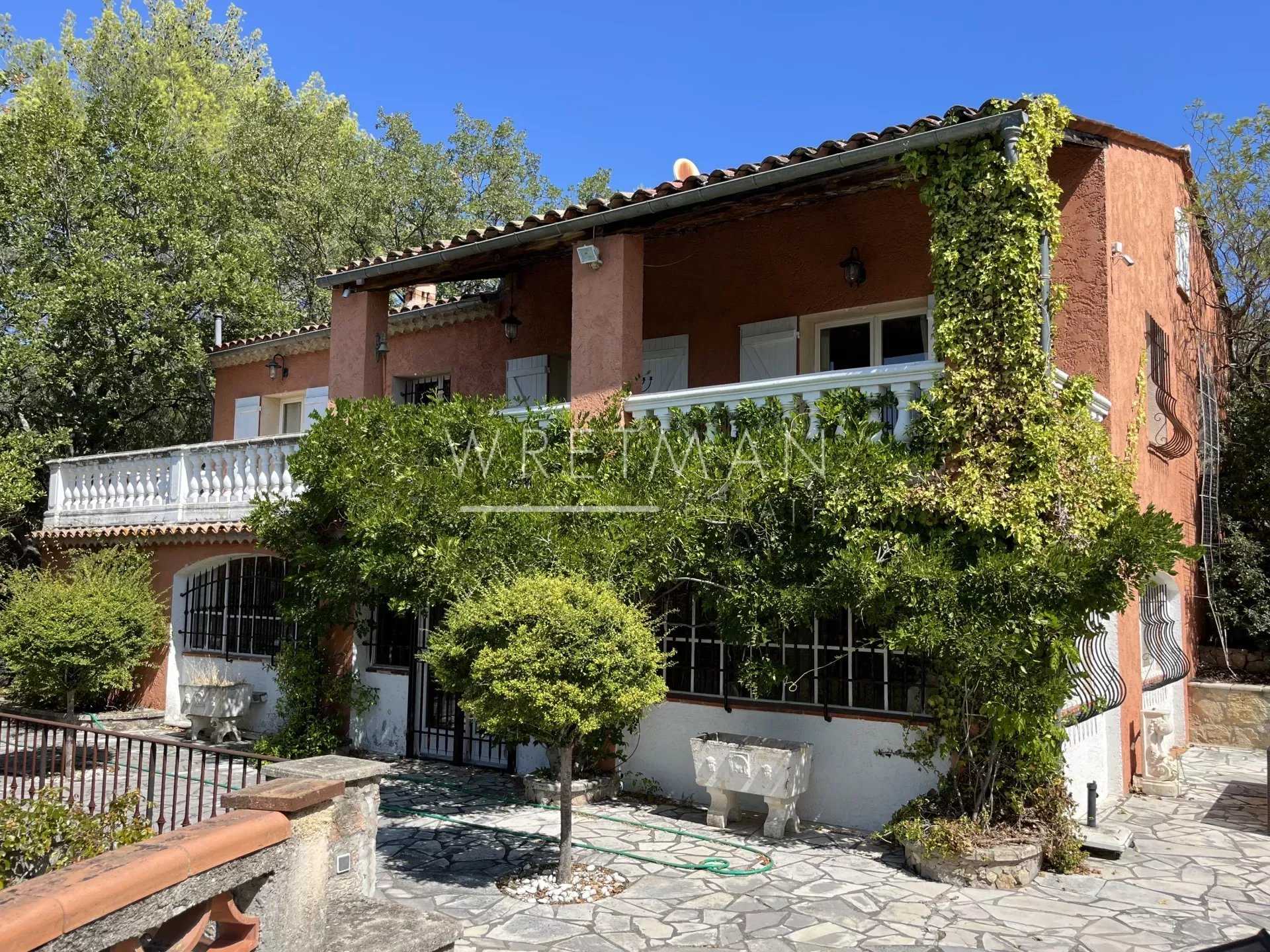 rumah dalam Seillans, Provence-Alpes-Côte d'Azur 11371233