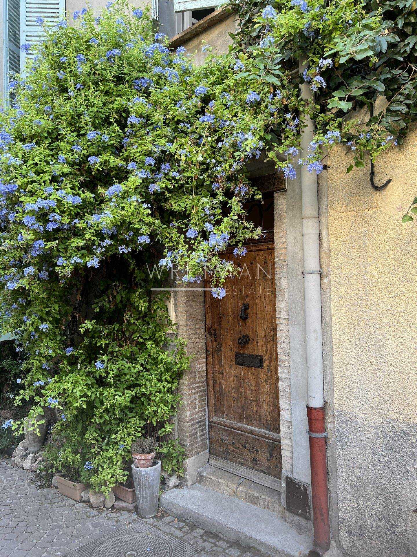 Condominium in Antibes, Provence-Alpes-Côte d'Azur 11371247
